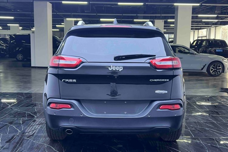 Used Jeep Cherokee 2016 2.0L Superior Edition