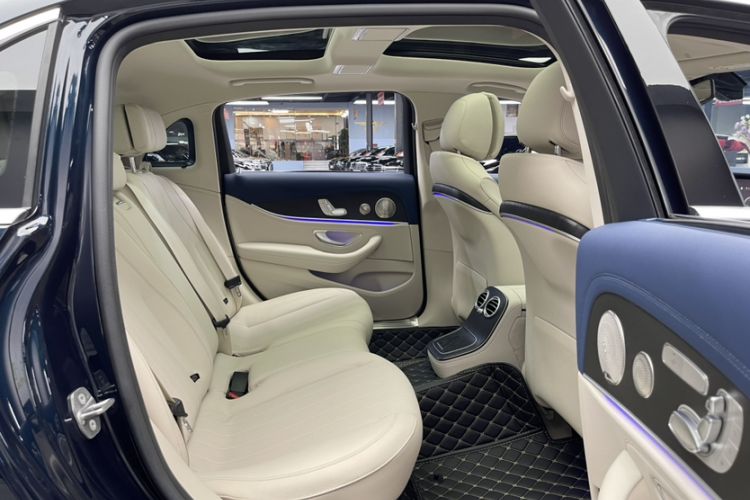 Used Mercedes-Benz E-Class 2022 Second Facelift E 300 L Luxury Edition Interior 1