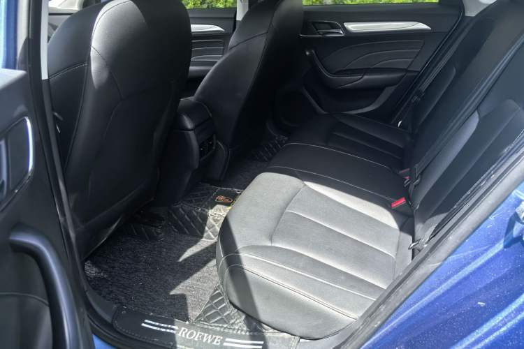 Used Roewe i6 New Energy 2017 45T Hybrid Connect & Smart Enjoyment Edition
