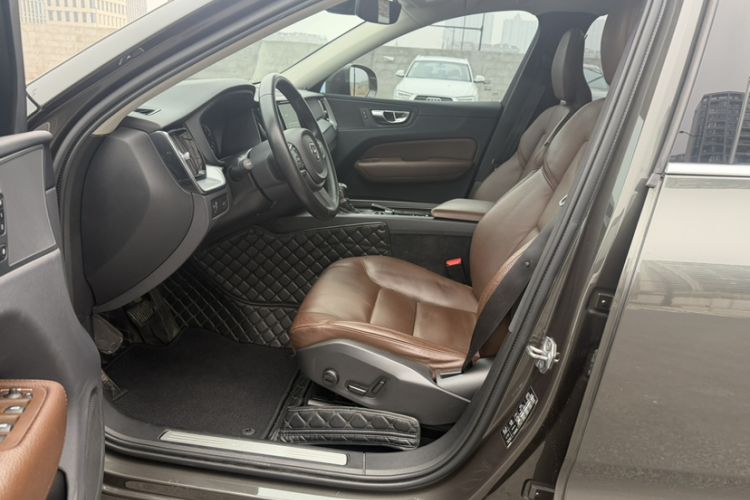 Used Volvo XC60 2019 T5 4x4 Smart Edition China V Standard