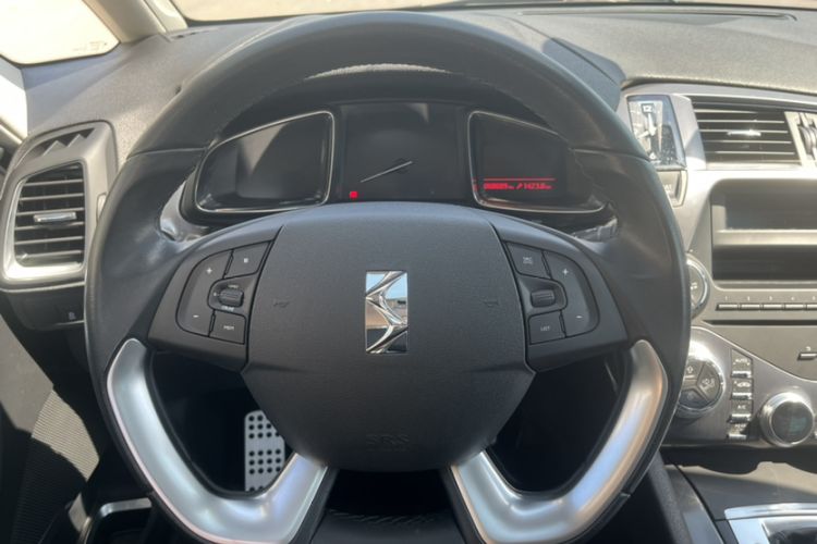 Used DS 5 2014 1.6T Elegant Edition THP200