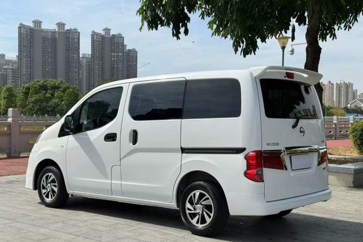 Used Nissan NV200 2016 Revised Version 1.6L CVT Luxury Edition
