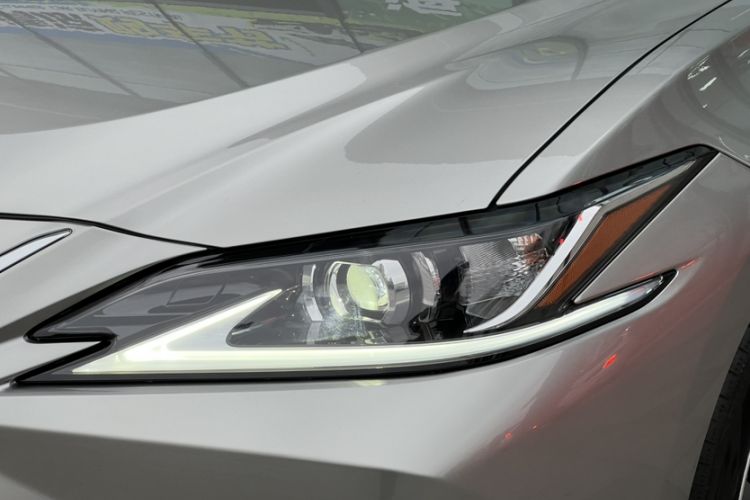 Used Lexus ES 2022 200 Excellence Edition