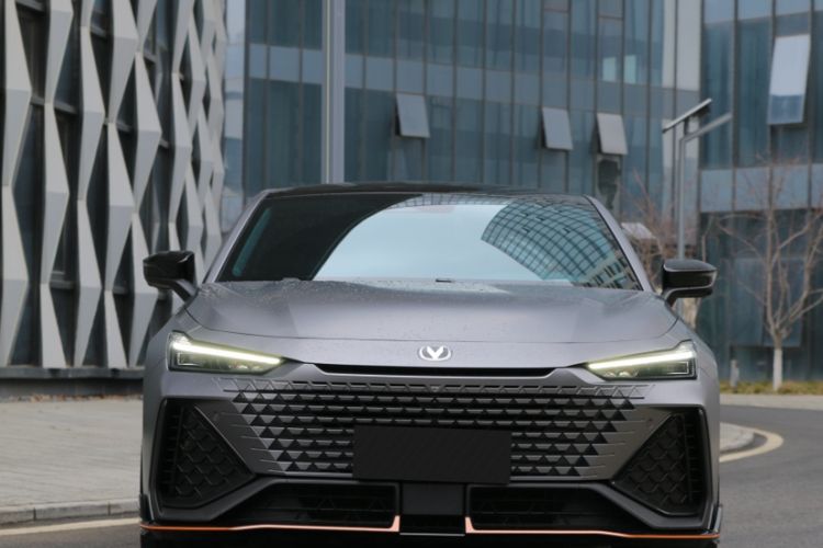 Used CHANGAN UNI-V 2023 2.0T Leading-Speed Edition
