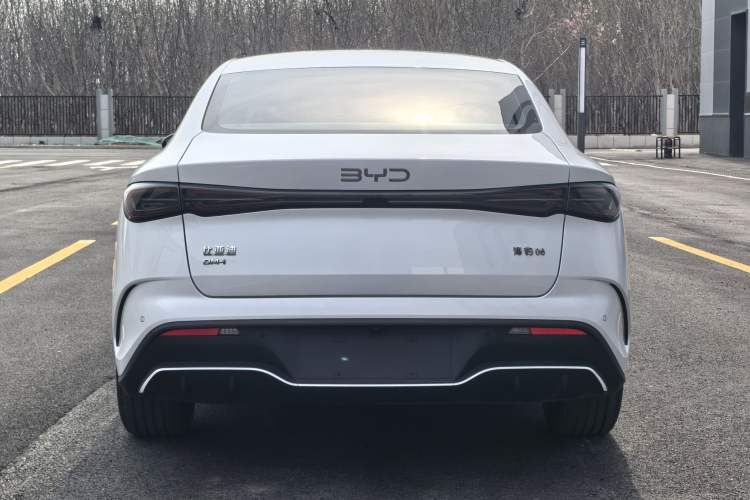 Used BYD Seal 06 New Energy 2024 DM-i 80KM Prestige Model Exterior 5