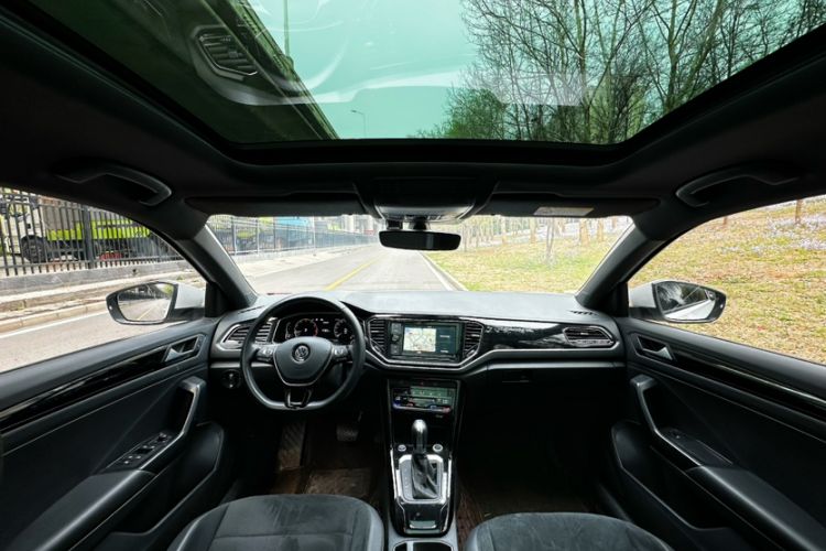 Used Volkswagen T-ROC 2020 280TSI DSG Two-Wheel-Drive Luxury Version Headliner