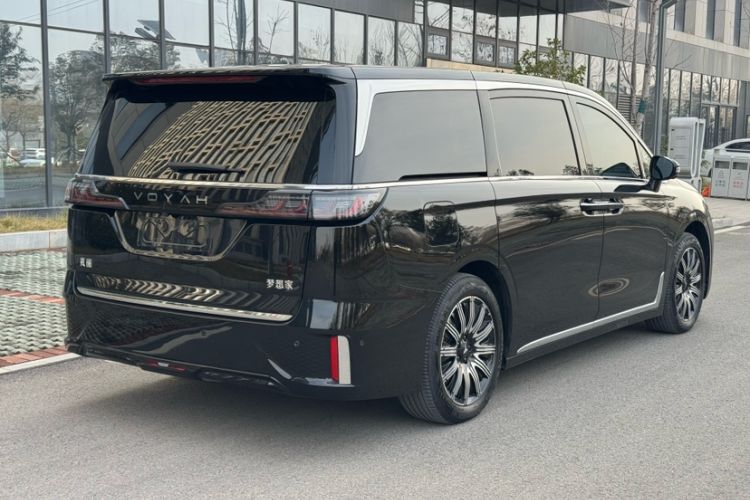 Used VOYAH Dream 2025 EV Four-Wheel Drive Prestige Kunpeng Edition