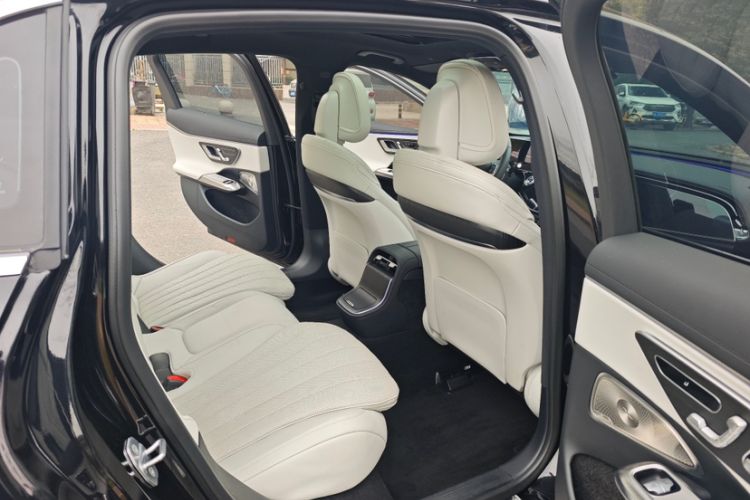 Used Mercedes-Benz E-Class 2024 E 300 L Luxury Model
