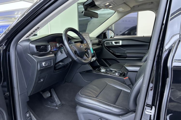 Used Ford Explorer 2020 EcoBoost 285 4x4 Trend Edition 7-Seater Interior 2