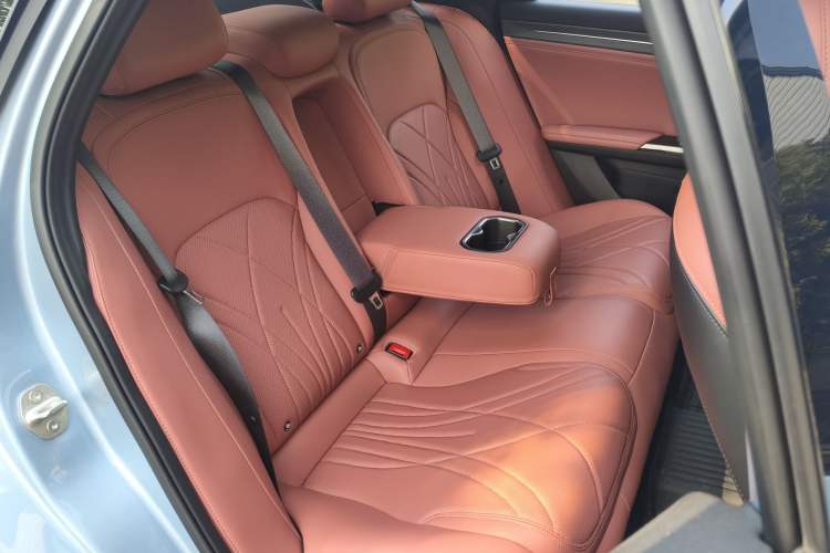 Used Geely Galaxy L6 2025 EM-i 140km Starship Edition
