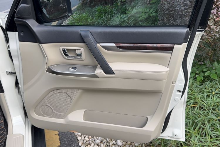 Used Mitsubishi Pajero 2017 V97 3.8L 5-Door GLS Model with Sunroof – Middle East