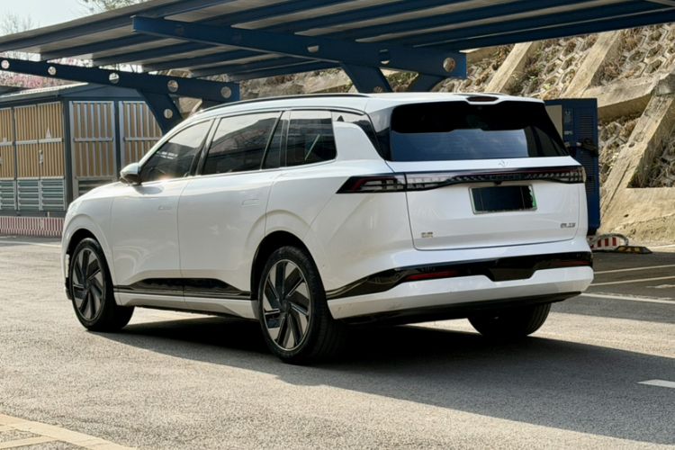 Used Dongfeng eπ eπ008 2024 636Max All-Electric Version 6 Seats Exterior 9