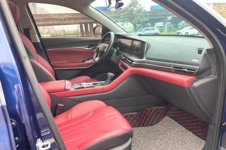 Used CHANGAN CS75 PLUS 2020 1.5T Automatic Luxury Version Interior 11