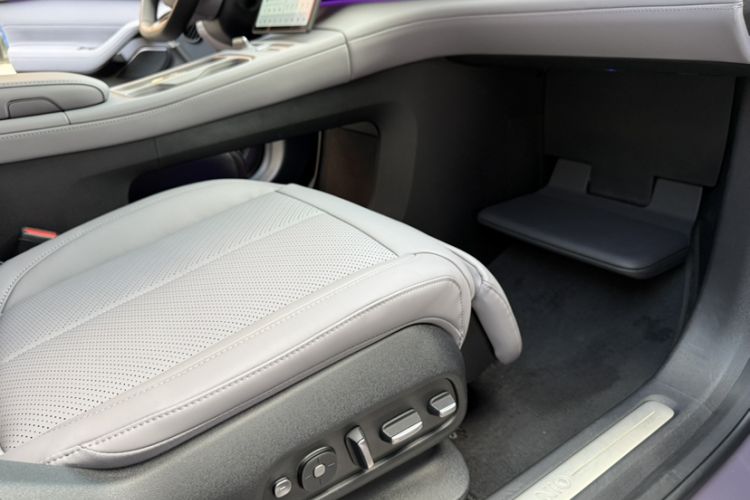 Used Nio EC6 2024 75 kWh Interior 6