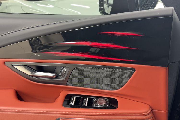 Used Lincoln Nautilus 2025 2.0T All-Wheel-Drive Luxury Hybrid Edition Interior 2