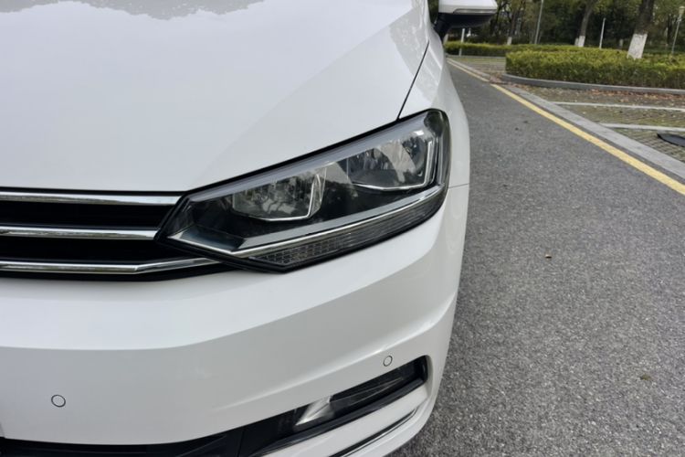 Used Volkswagen Touran 2021 Touran L 280TSI DSG Comfort Edition 7 Seats Left Front Headlight