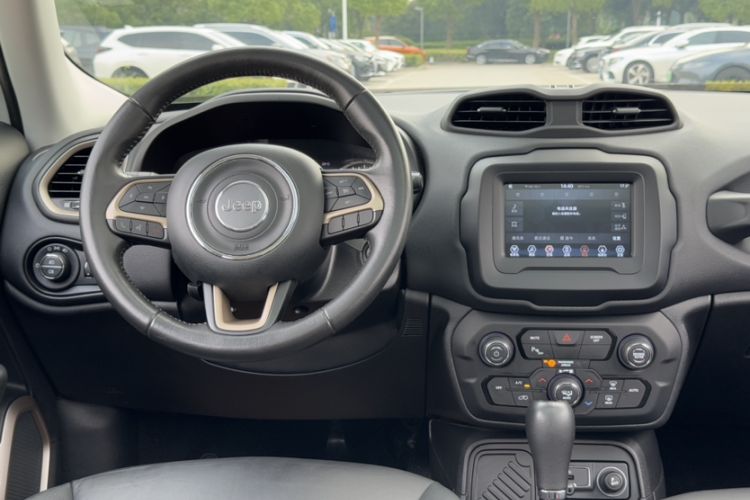 Used Jeep Renegade 2018 Connected Large Screen Version 180T Automatic Smart Version