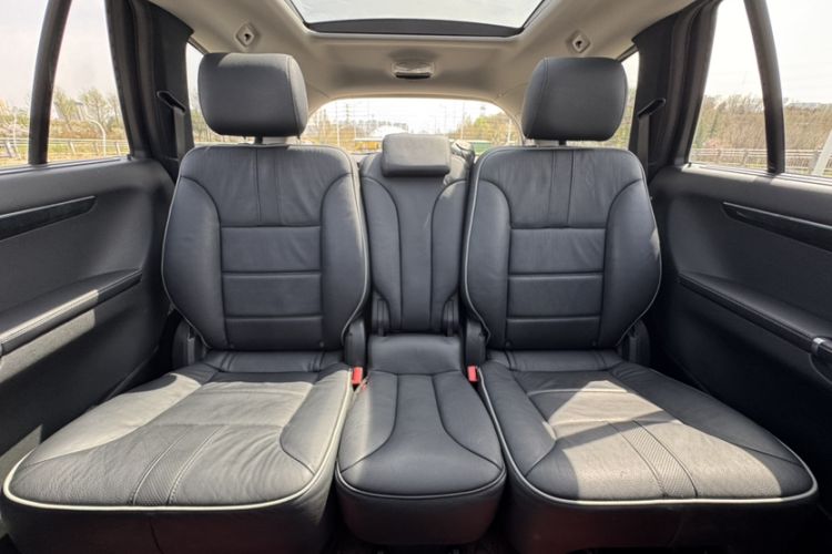 Used Mercedes-Benz R-Class 2017 R 320 4MATIC Business Edition Prestige Model Interior 7