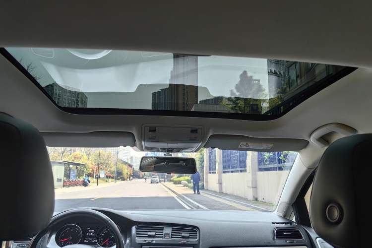 Used Volkswagen Golf 2018 1.6L Automatic Comfort Model Headliner