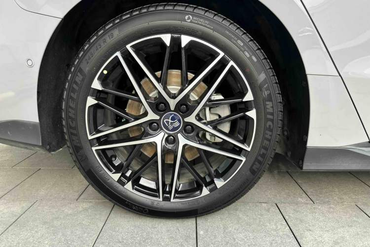 Used BYD Han 2025 EV Intelligent Driving Version 701KM Prestige Model
