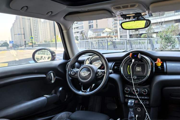 Used MINI 2014 1.5T COOPER Excitement Interior 5