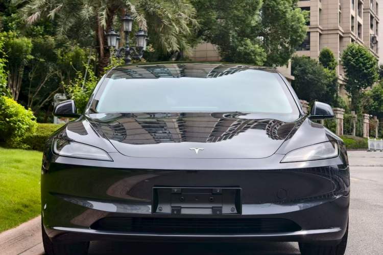 Used Tesla Model 3 2025 Rear-Wheel-Drive Version
