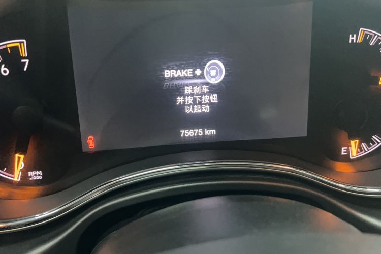 Used Jeep Grand Cherokee 2020 3.0L Elite Navigation Edition Odometer Close Up