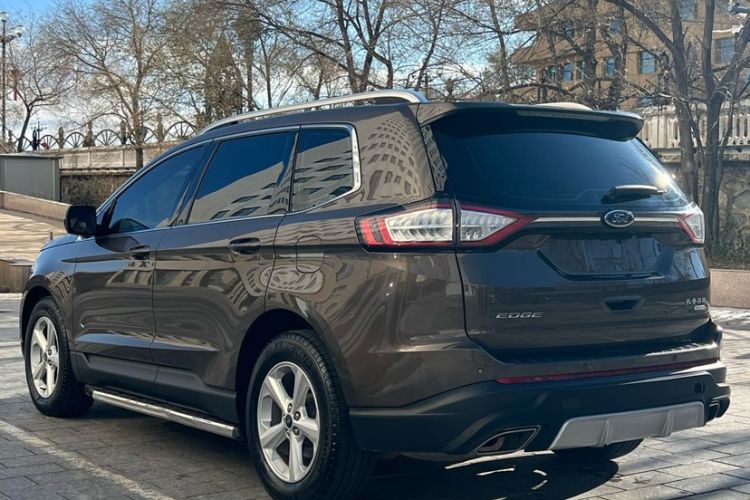 Used Ford Edge 2016 EcoBoost 245 Two-Wheel-Drive Titanium 5-Seater Exterior 4