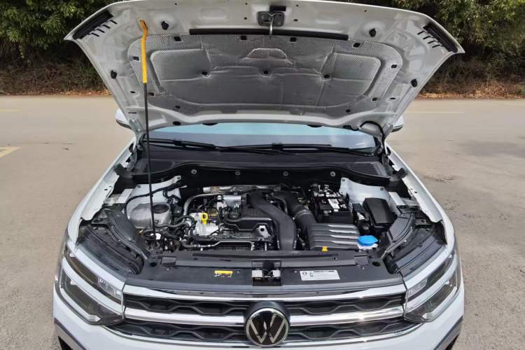 Used Volkswagen Tharu 2023 300TSI Two-Wheel-Drive Moonlight Edition