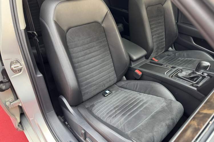 Used Volkswagen Magotan 2017 330TSI DSG Luxury Model
