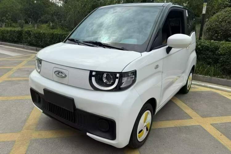 Used Chery QQ Ice Cream 2022 170km Sundae Phosphate Lithium-Ion