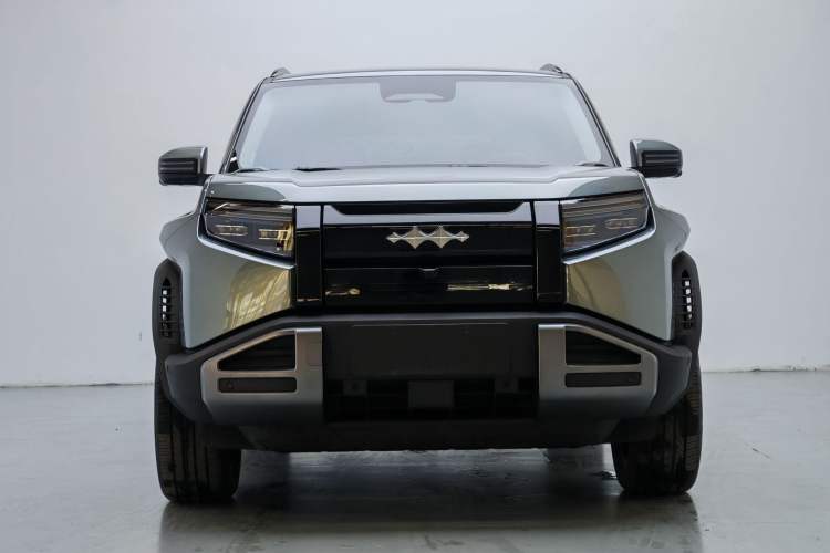 Used Formula Leopard Titanium 3 2025 501 km All-Wheel Drive Intelligent Driving Max Edition
