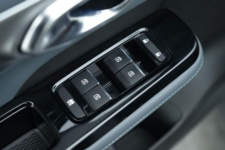 Used AION Y 2024 Younger