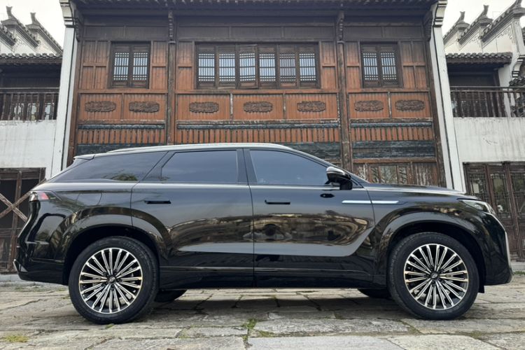 Used Chery Tiggo 9 2025 2.0T Dual-Clutch Two-Wheel Drive Luxury Edition 5 Seats