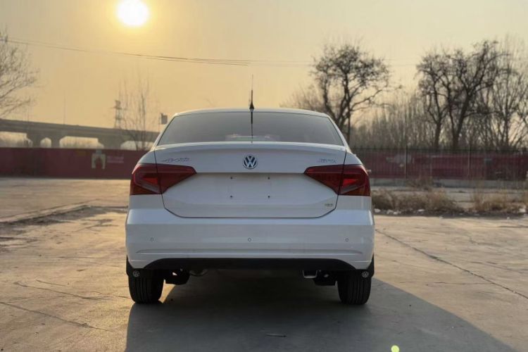 Used Volkswagen Jetta 2017 1.5L Manual Comfort Model Exterior 1