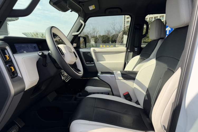 Used iCAR V23 2025 501 Four-Wheel Drive Intelligent Driving Version
