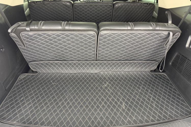 Used Ford Explorer 2020 EcoBoost 285 4x4 Trend Edition 7-Seater Interior 8