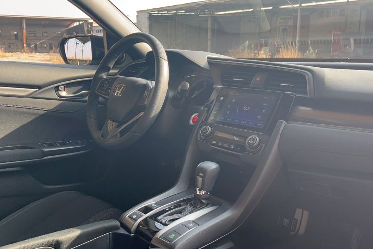 Used Honda Civic 2021 HATCHBACK 220TURBO CVT Trendy Cool Edition
