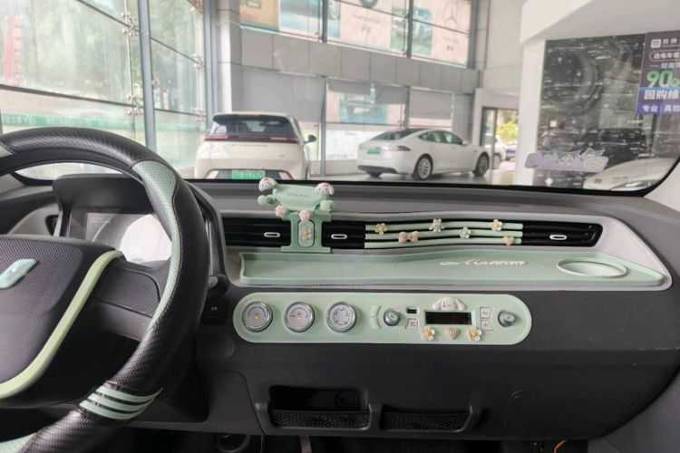 Used Wuling Hongguang MINIEV 2021 Macaron Sandwich Model 170 km Lithium Iron Phosphate