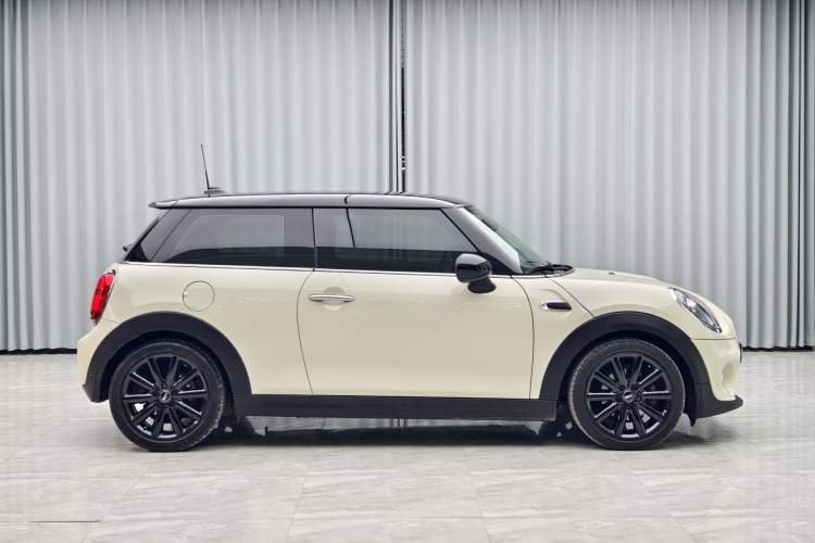 Used MINI MINI 2018 1.5T COOPER Artist