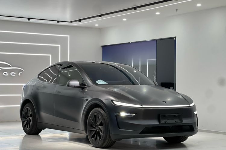 Used Tesla Model Y 2025 Rear-Wheel-Drive Version
