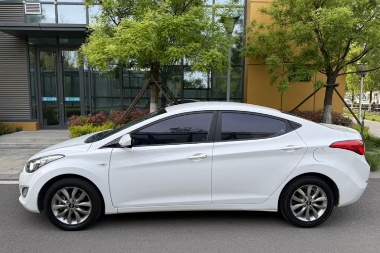 Used Hyundai Elantra (5th Generation / Langdong) 2015 1.6L Automatic Fashion Model
