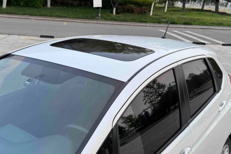 Used Honda Fit 2016 1.5L LXS CVT Comfort Sunroof Version Roof