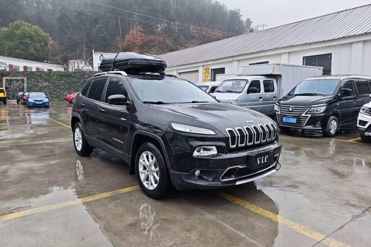 Used Jeep Cherokee 2016 2.4L Professional Smart Version Exterior 2