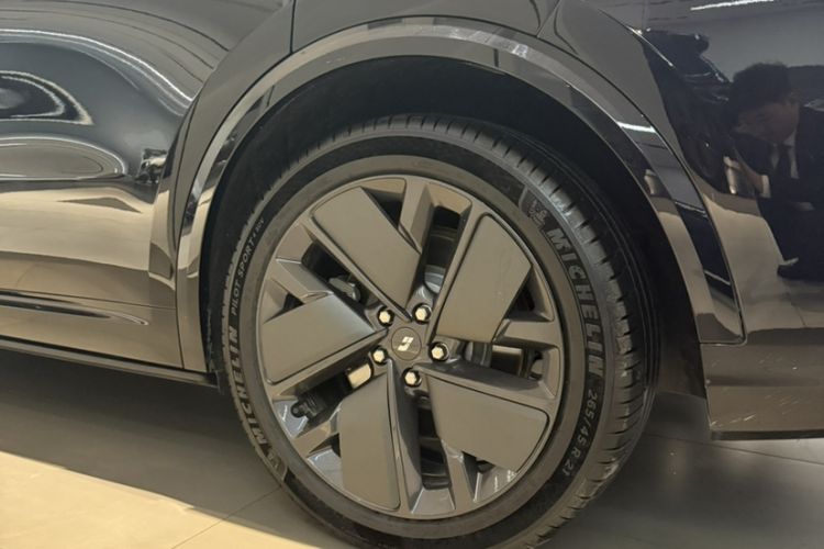 Used Li Auto L8 2025 Ultra Smart Refreshed Edition
