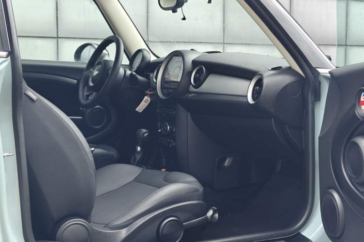 Used MINI MINI 2012 1.6L COOPER Baker Street