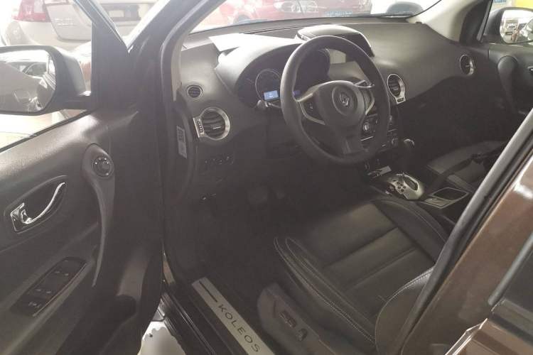 Used Renault Koleos 2015 2.5L Two-Wheel Drive Comfort Edition
