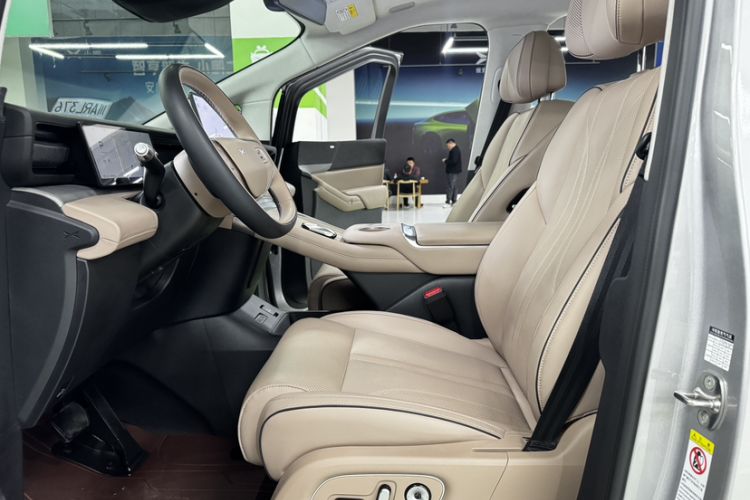 Used XPeng X9 2024 610 Long-Range Pro
