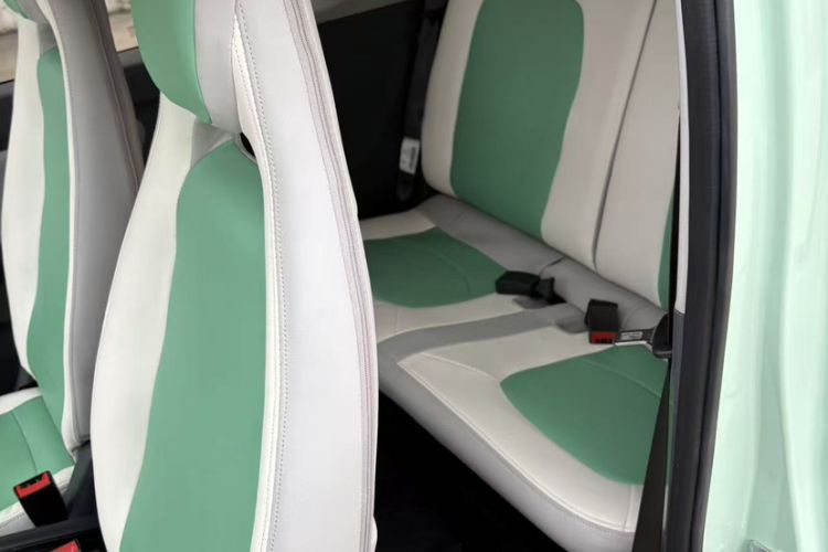 Used Wuling Hongguang MINIEV 2021 Macaron Sandwich Model 170 km Lithium Iron Phosphate Interior 3