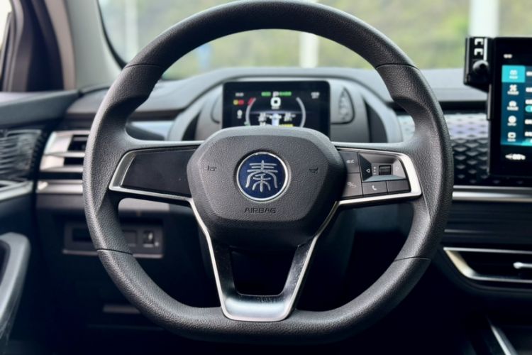 Used BYD Qin PLUS 2021 EV 400KM Leading Comfort Edition Steering Wheel